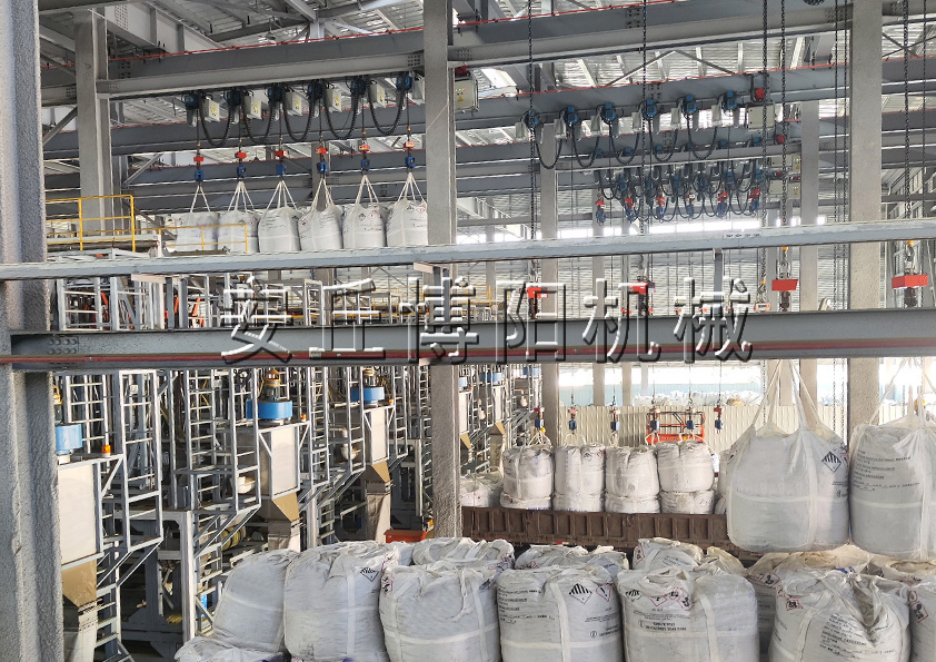 顆粒全自動噸袋拆包機為什么備受粉料企業(yè)的喜愛？