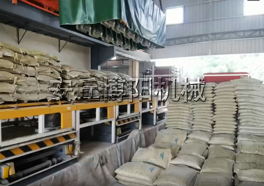 保溫料全自動(dòng)裝車(chē)機(jī)的特點(diǎn)和優(yōu)勢(shì)是什么呢？