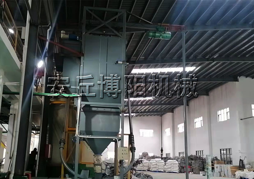 工業(yè)萘噸袋拆袋機的工作原理和性能特點是什么？